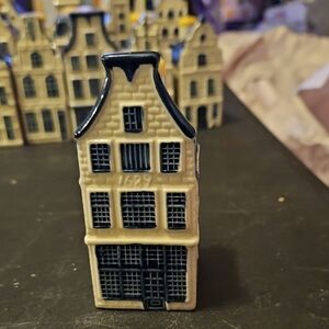 KLM Delft Ceramic Dutch House Figurine Collectable #11